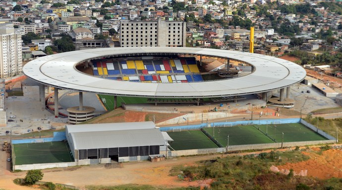 Arquivo:Estádio Kleber Andrade.jpg