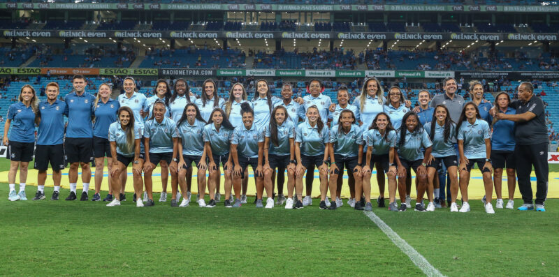 Arquivo:Elenco do Grêmio Feminino em 2020.jpg