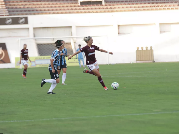 Arquivo:2020.09.05 - Ferroviária-SP (feminino) 0 x 1 Grêmio (feminino).4.png