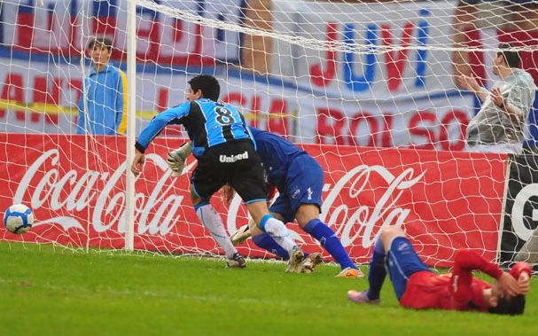 Arquivo:Foto 3 - Nacional-URU 1 x 3 Grêmio - 27.06.2010.jpg