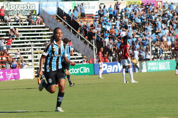 Arquivo:2019.12.01 - Internacional (feminino) 4 x 2 Grêmio (feminino).4.png