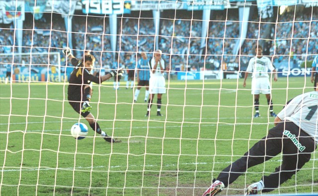 Arquivo:2007.11.03 - Grêmio 1 x 2 Figueirense.2.jpg