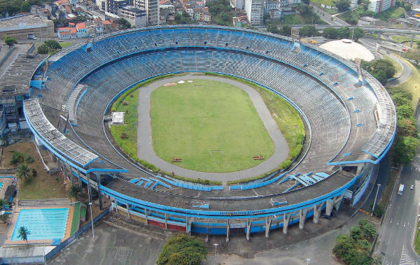 Arquivo:Estádio Octávio Mangabeira.jpg