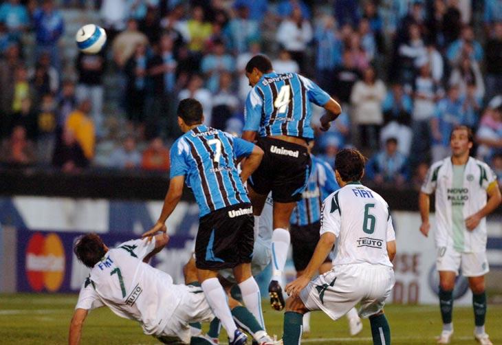 Arquivo:2007.10.13 - Grêmio 2 x 1 Goiás.1.jpg