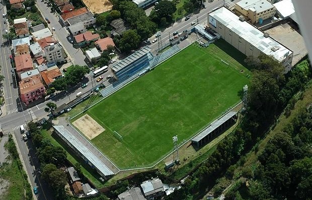 Arquivo:Estádio Doutor Getúlio Dornelles Vargas.jpg