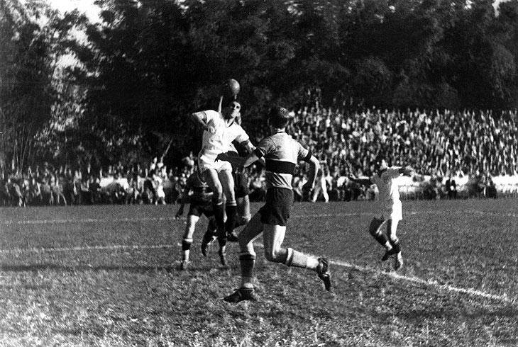 Arquivo:1948.10.03 - Novo Hamburgo 1 x 3 Grêmio - Foto.jpg