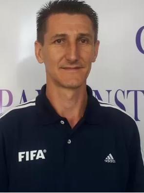 Arquivo:Roberto Braatz.png