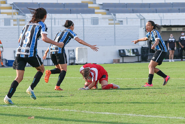 Arquivo:2020.10.04 - Ponte Preta (feminino) 1 x 3 Grêmio (feminino).4.png