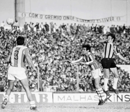 Arquivo:1971.05.16 Grêmio 2 x 0 River Plate.2.jpg