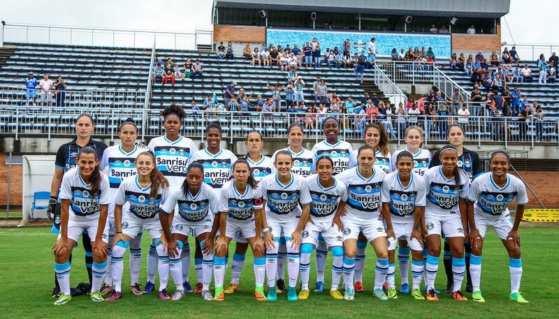 Arquivo:Gremio Feminino - Elenco 2017.jpg