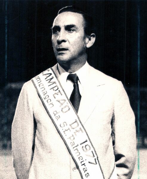 Arquivo:Hélio Volkmer Dourado - 1977.jpg